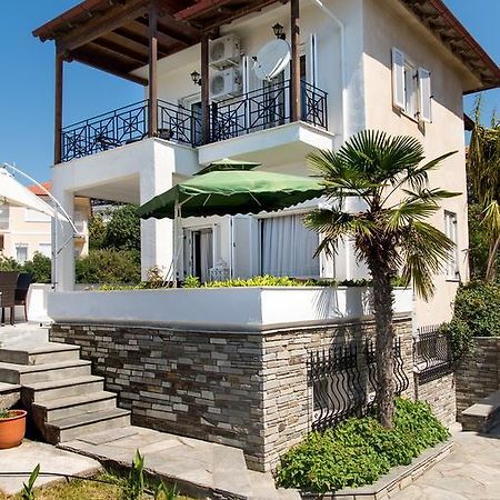 Nea Kallikrateia Beach Front Villa מראה חיצוני תמונה