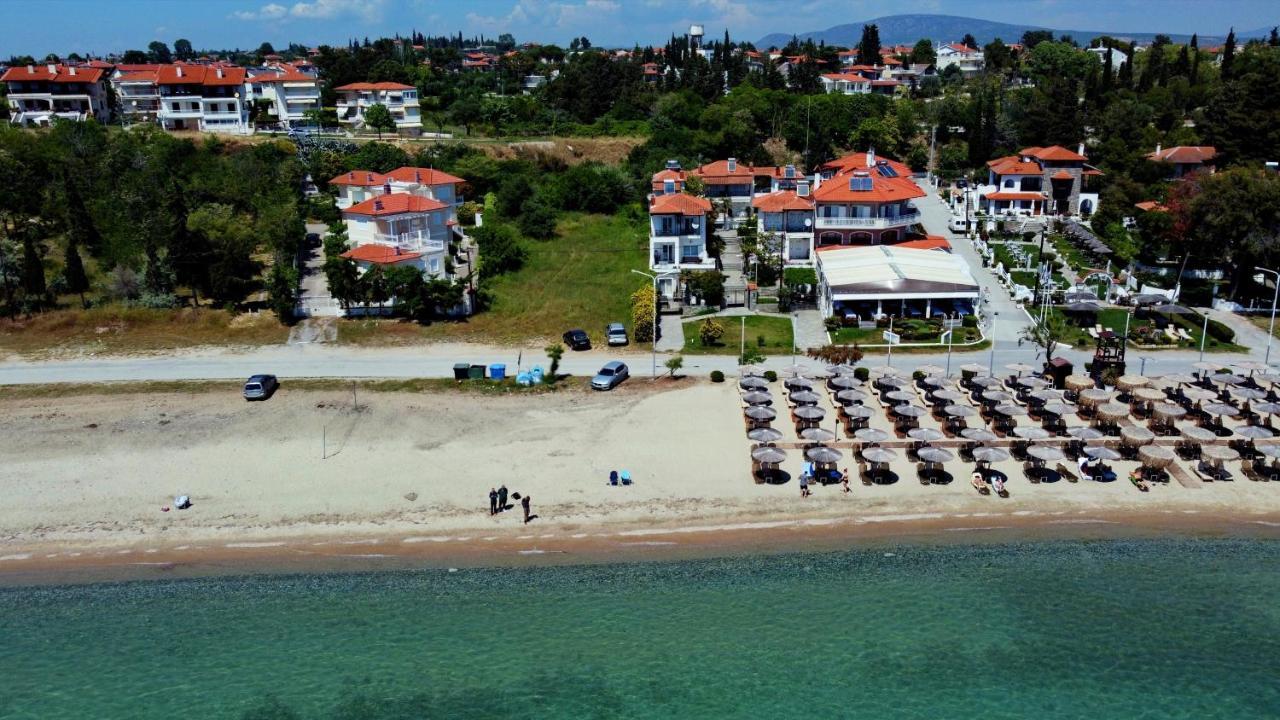 Nea Kallikrateia Beach Front Villa מראה חיצוני תמונה