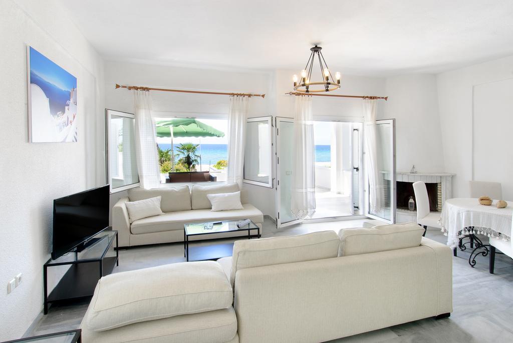 Nea Kallikrateia Beach Front Villa מראה חיצוני תמונה
