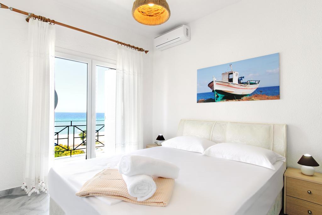 Nea Kallikrateia Beach Front Villa מראה חיצוני תמונה