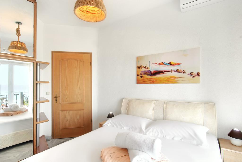 Nea Kallikrateia Beach Front Villa מראה חיצוני תמונה